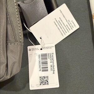 Lululemon Everywhere Belt Bag 1L – Grey